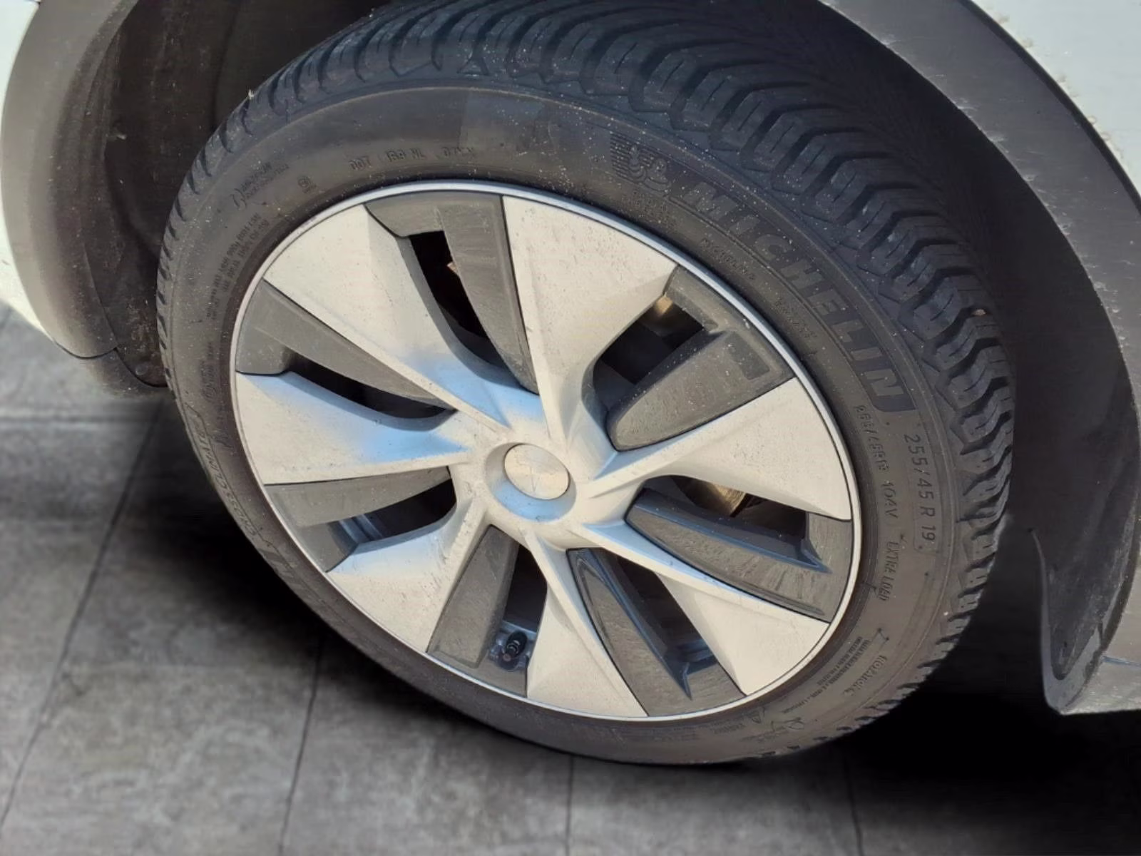 2023 Pearl White Multi-Coat Tesla Model Y Long Range AWD SUV