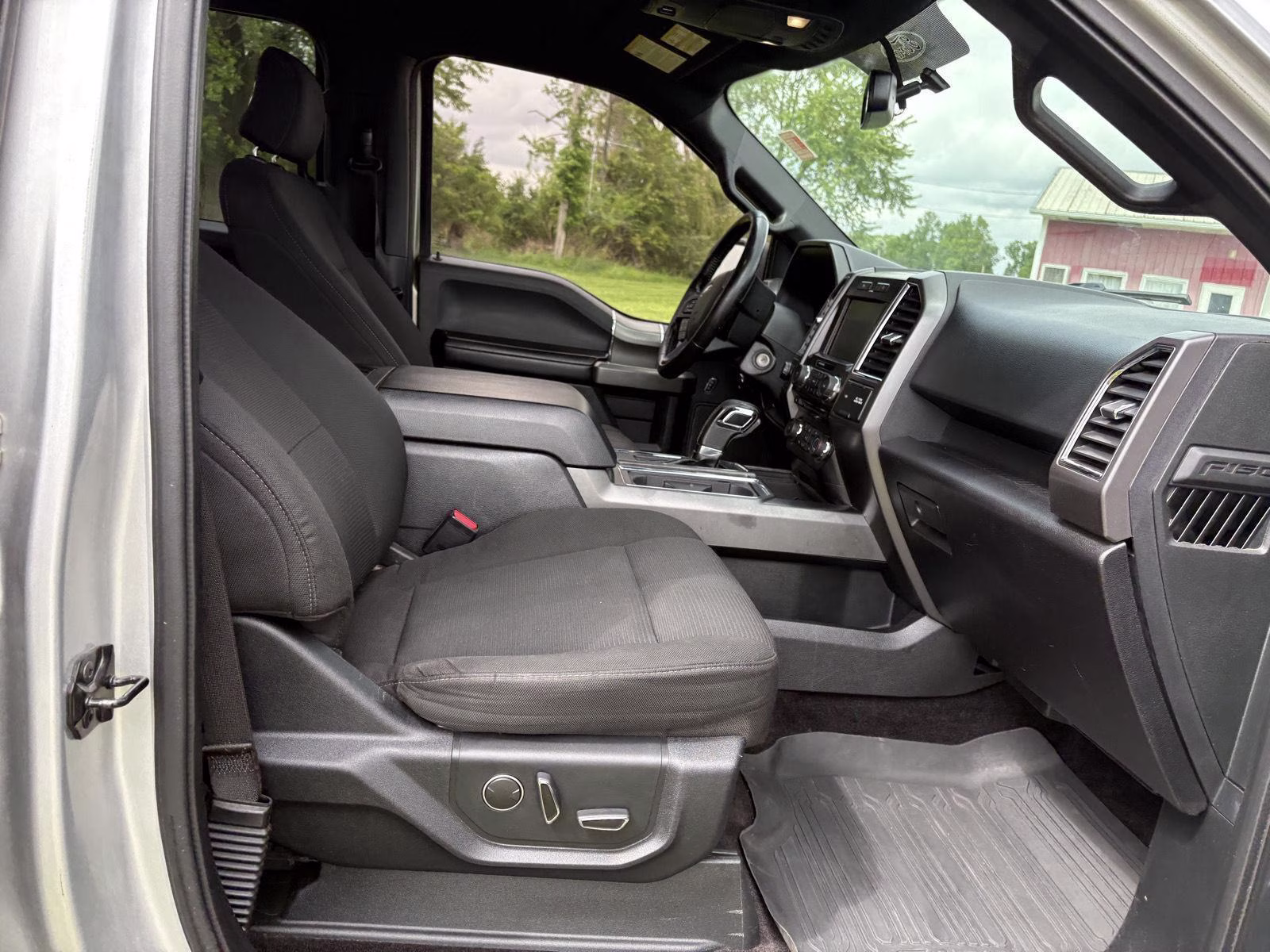 2015 Ingot Silver Metallic Ford F-150 XLT 4X4 Truck
