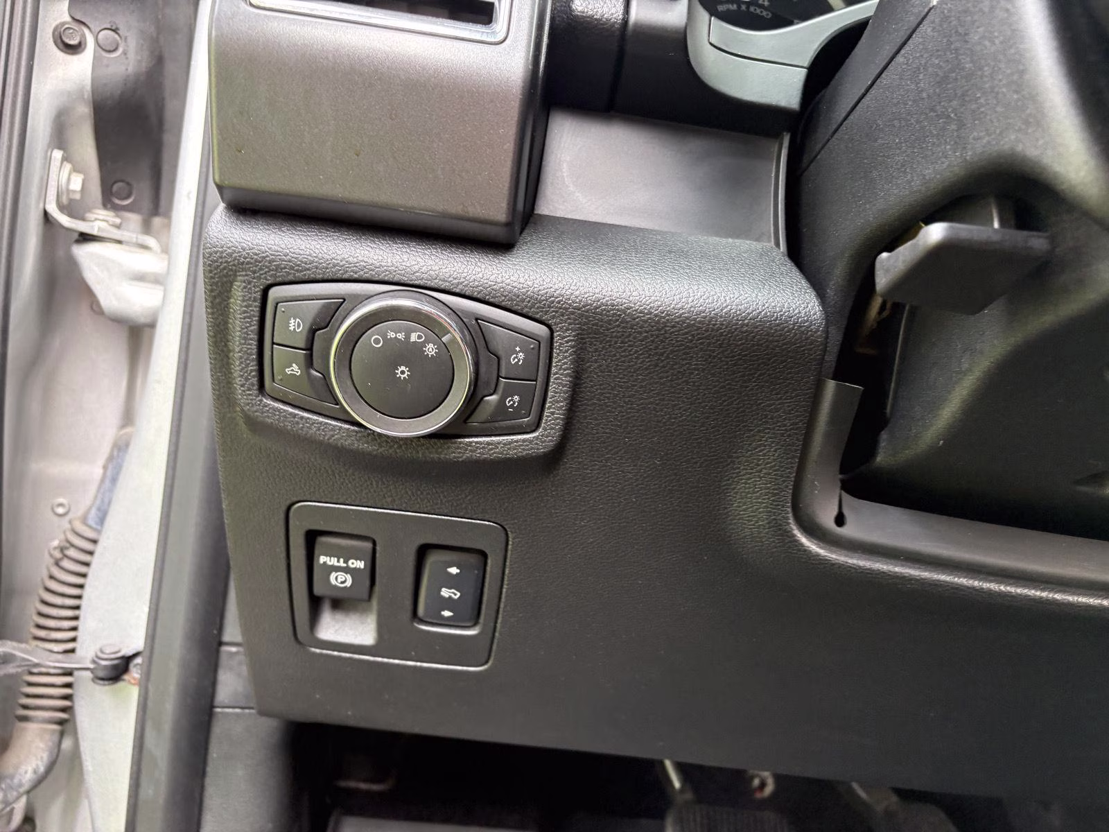 2015 Ingot Silver Metallic Ford F-150 XLT 4X4 Truck
