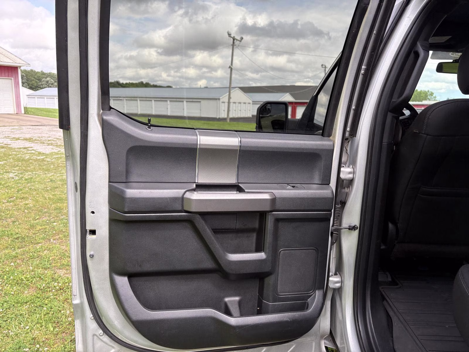 2015 Ingot Silver Metallic Ford F-150 XLT 4X4 Truck