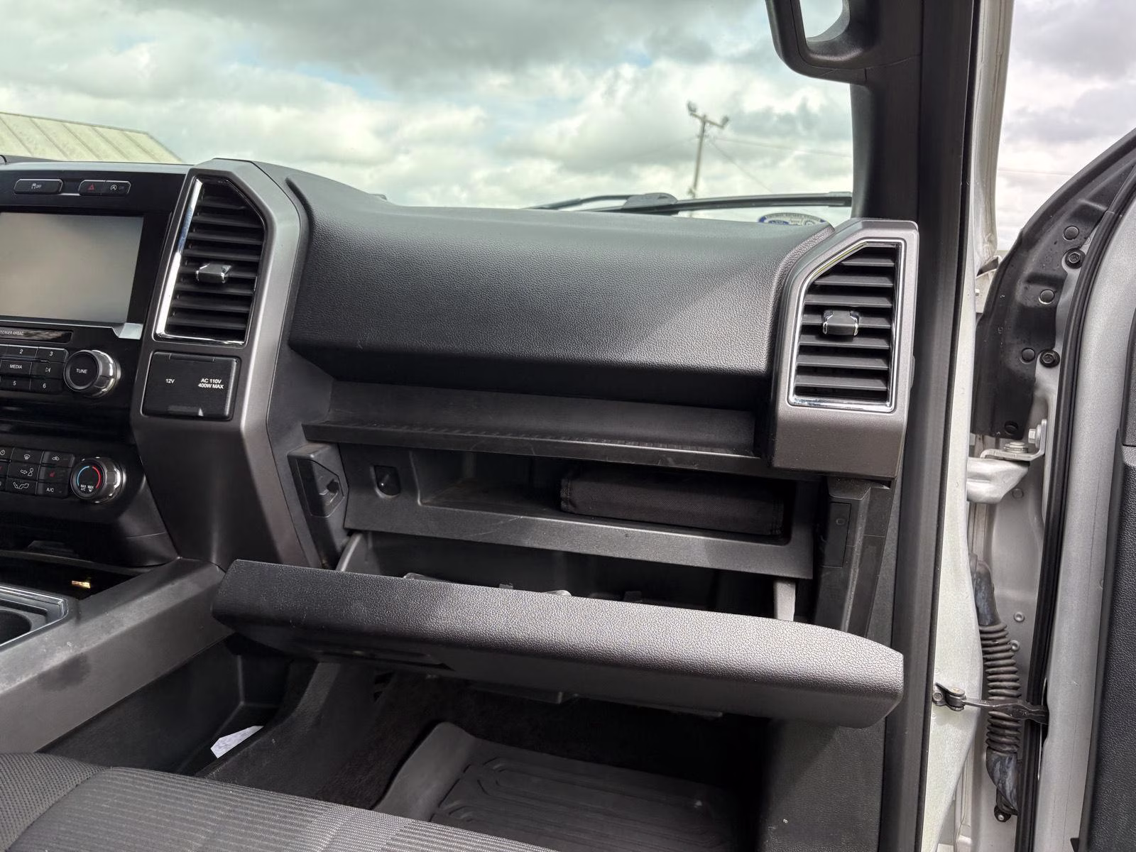 2015 Ingot Silver Metallic Ford F-150 XLT 4X4 Truck