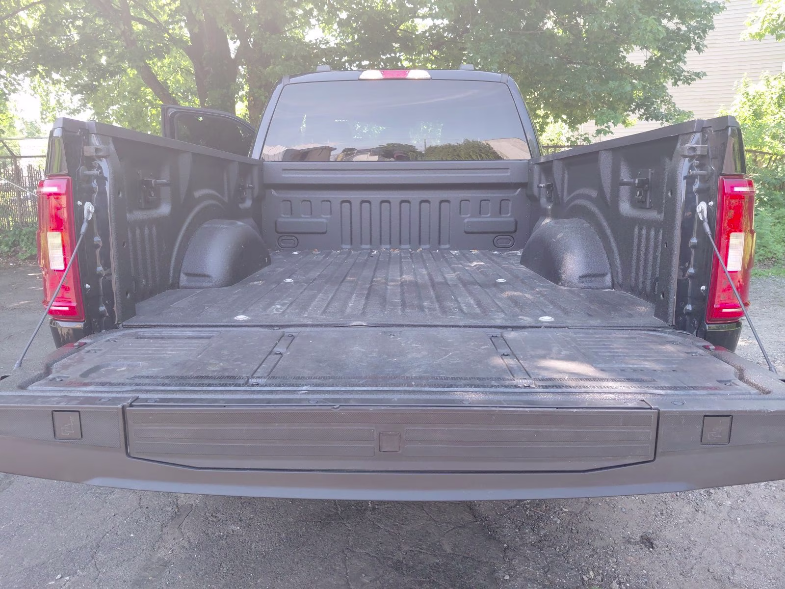2022 Antimatter Blue Metallic Ford F-150 XLT 4X4 Truck