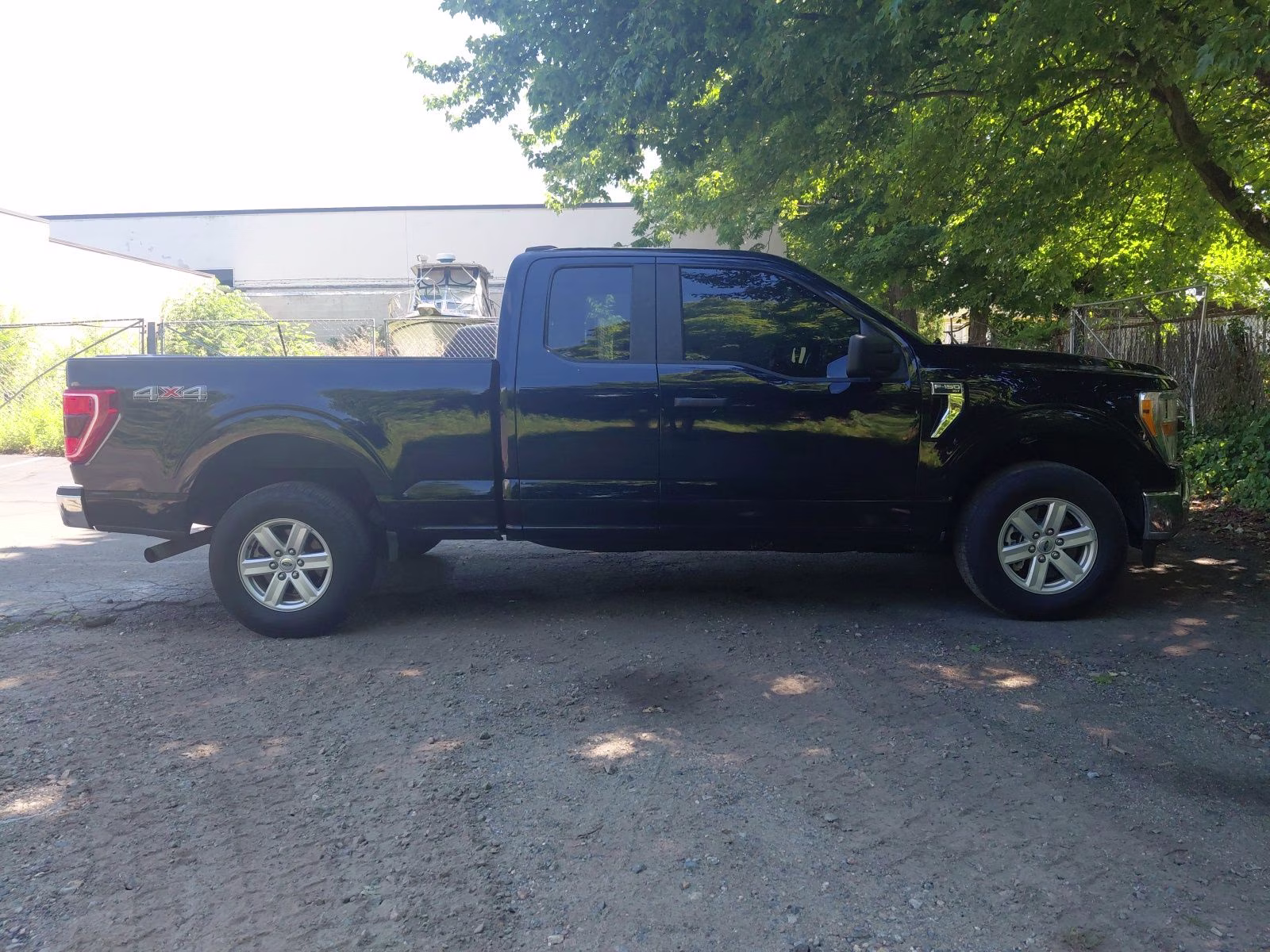 2022 Antimatter Blue Metallic Ford F-150 XLT 4X4 Truck