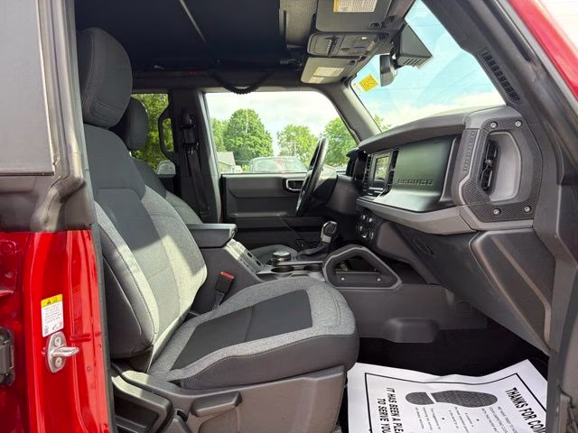 2023 Hot Pepper Red Metallic Tinted Clearcoat Ford Bronco Big Bend 4X4 SUV