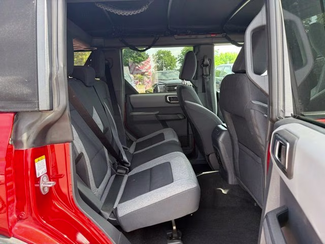 2023 Hot Pepper Red Metallic Tinted Clearcoat Ford Bronco Big Bend 4X4 SUV