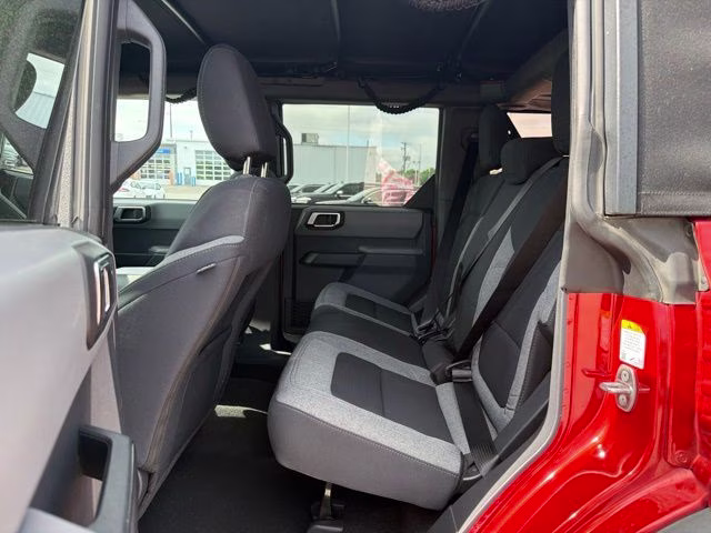 2023 Hot Pepper Red Metallic Tinted Clearcoat Ford Bronco Big Bend 4X4 SUV