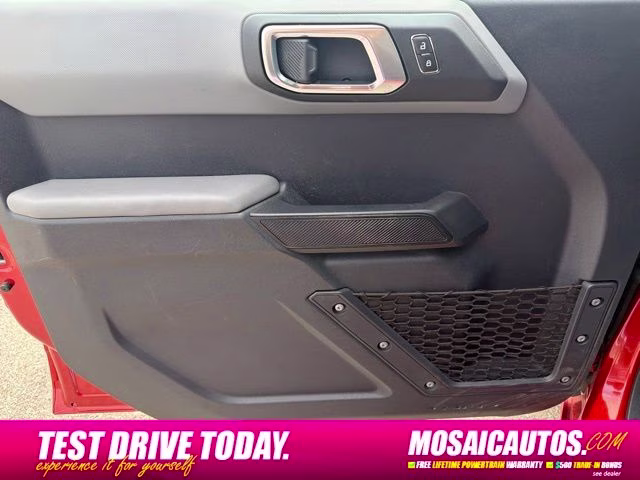 2023 Hot Pepper Red Metallic Tinted Clearcoat Ford Bronco Big Bend 4X4 SUV