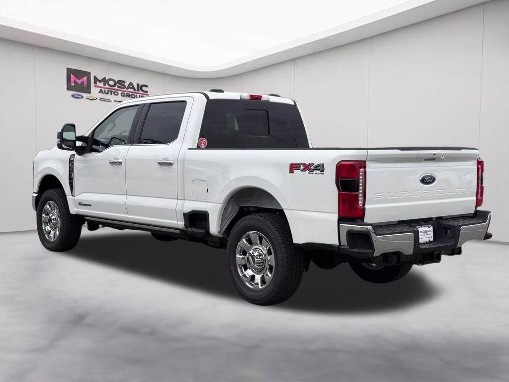 2026 Star White Metallic Tri-Coat Ford Super Duty F-350 SRW Lariat 4X4 Truck