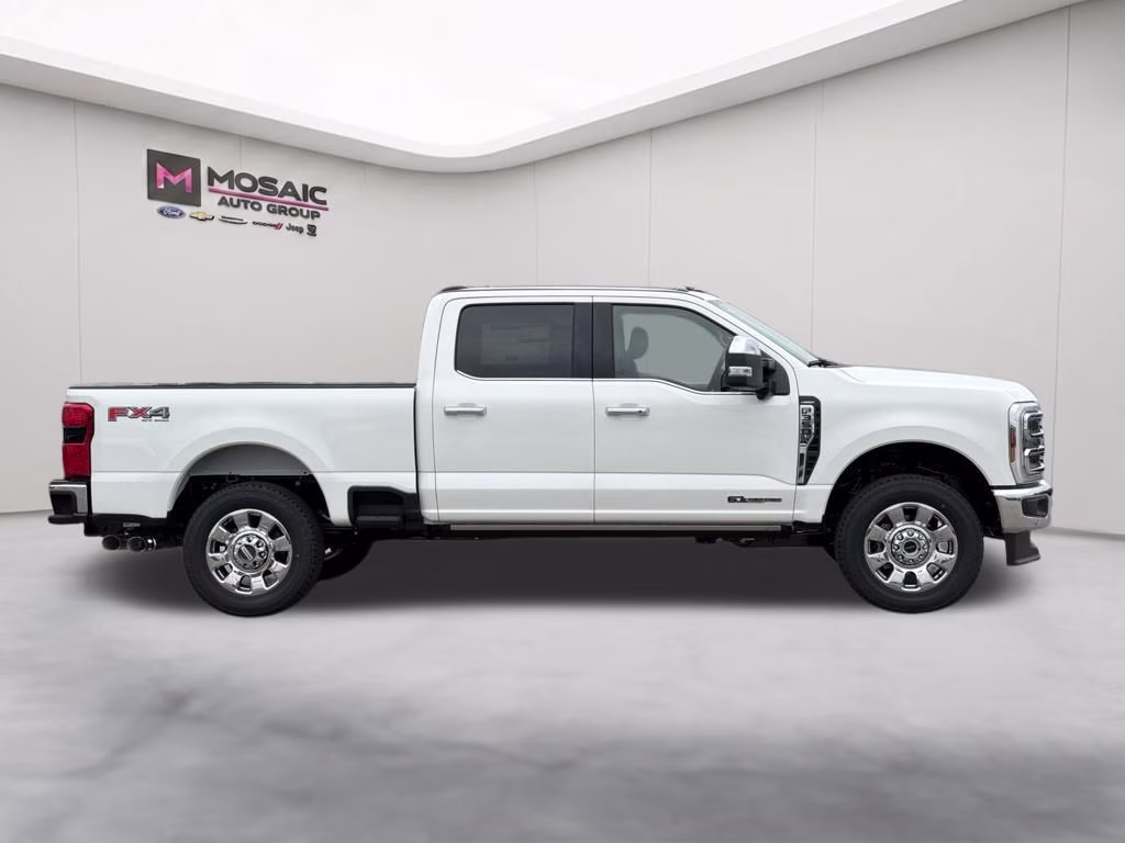 2026 Star White Metallic Tri-Coat Ford Super Duty F-350 SRW Lariat 4X4 Truck