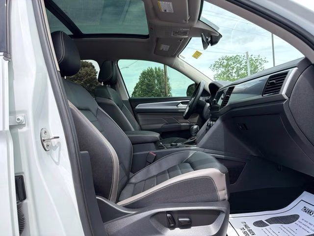 2023 White Volkswagen Atlas 3.6L V6 SEL Premium R-Line AWD SUV