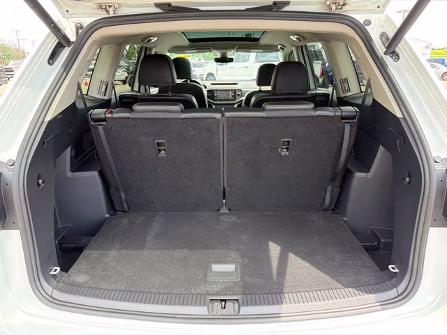 2023 White Volkswagen Atlas 3.6L V6 SEL Premium R-Line AWD SUV