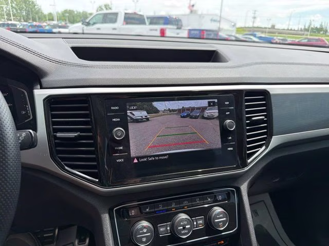 2023 White Volkswagen Atlas 3.6L V6 SEL Premium R-Line AWD SUV