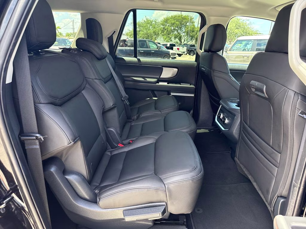 2025 Agate Black Metallic Ford Expedition Max Active RWD SUV