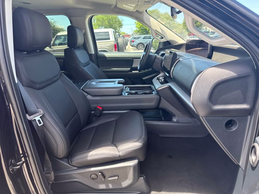 2025 Agate Black Metallic Ford Expedition Active RWD SUV