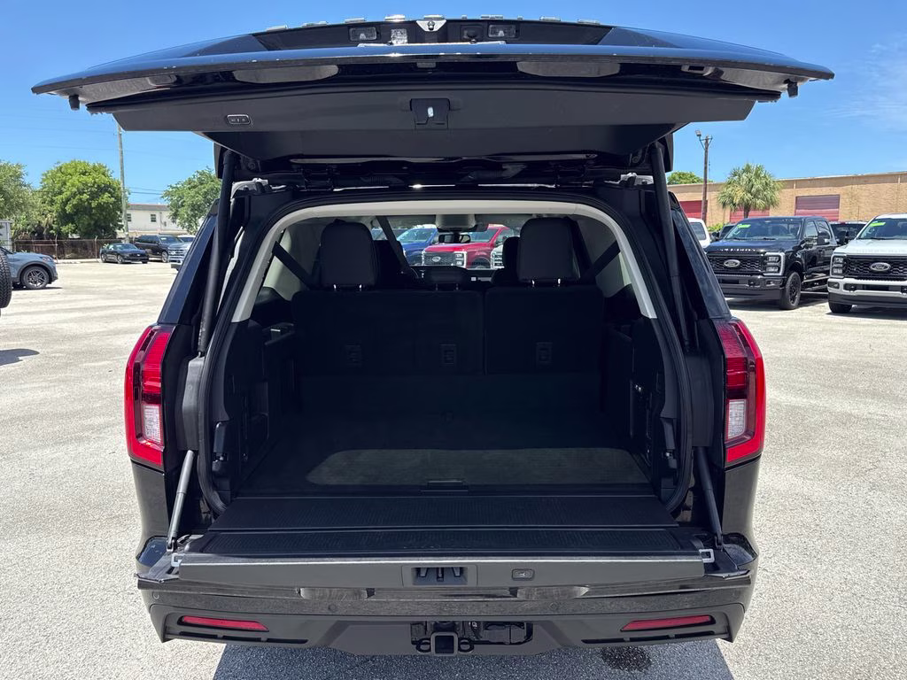 2025 Agate Black Metallic Ford Expedition Max Active RWD SUV
