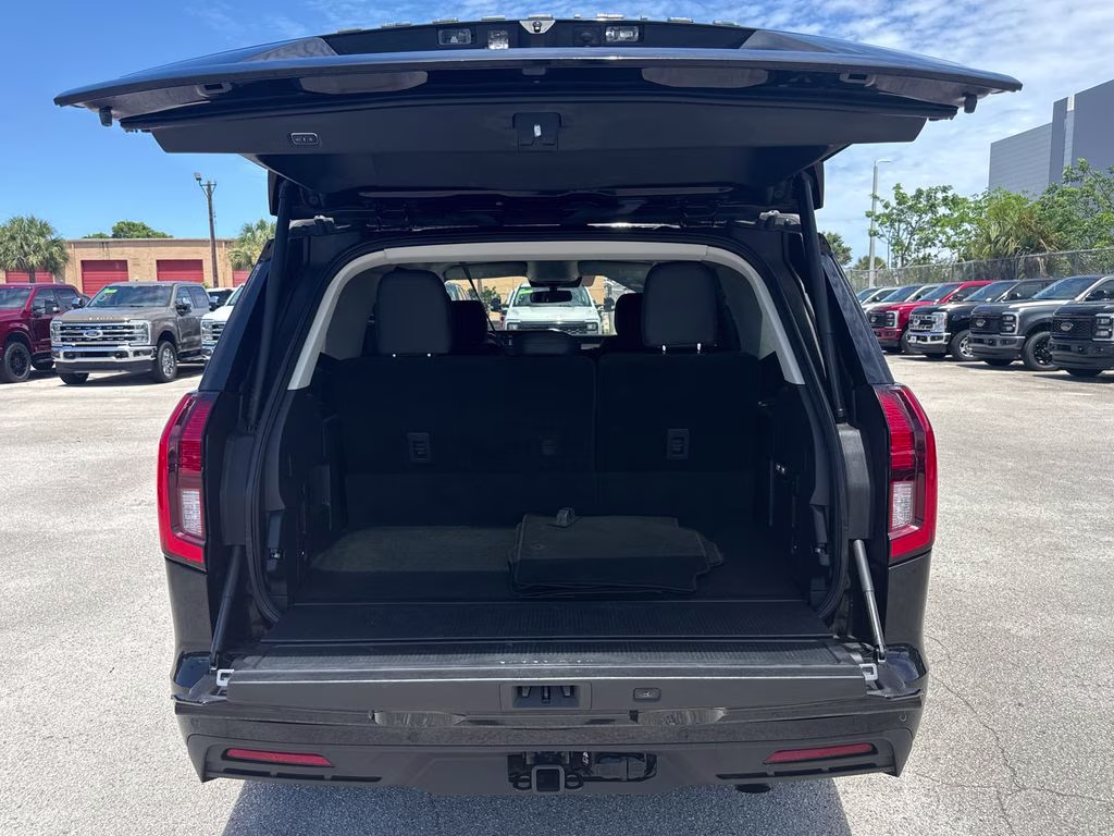 2025 Agate Black Metallic Ford Expedition Active RWD SUV