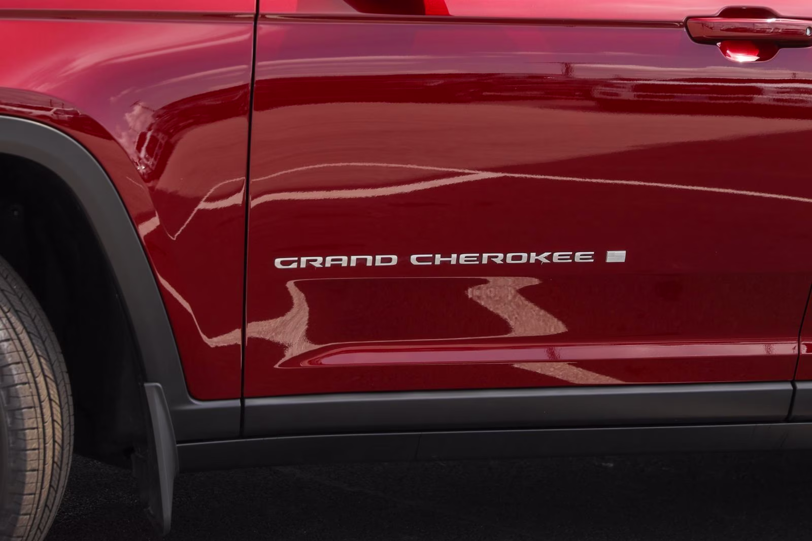 2024 Velvet Red Pearlcoat Jeep Grand Cherokee L Laredo X 4X4 SUV