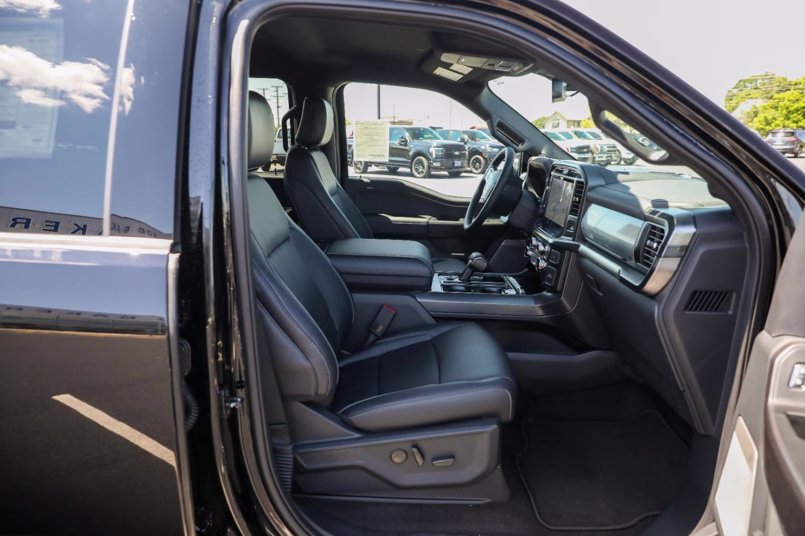2026 Agate Black Ford F-150 LARIAT 4X4 Truck