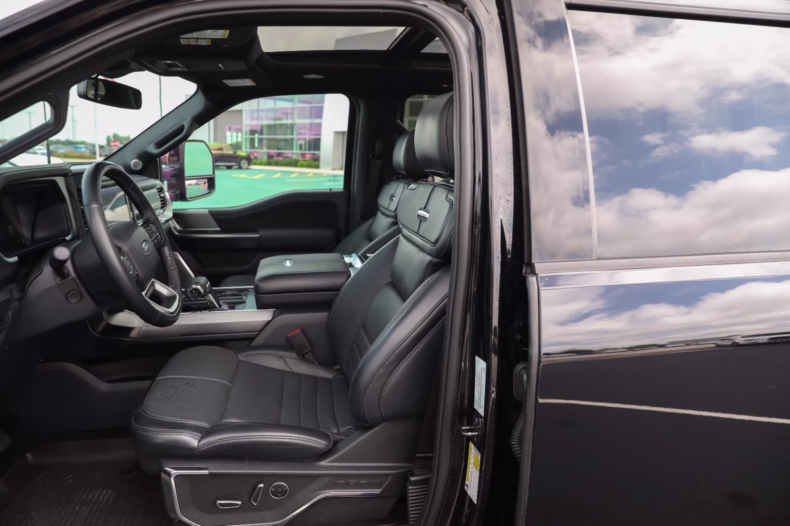 2024 Agate Black Metallic Ford F-150 Platinum 4X4 Truck