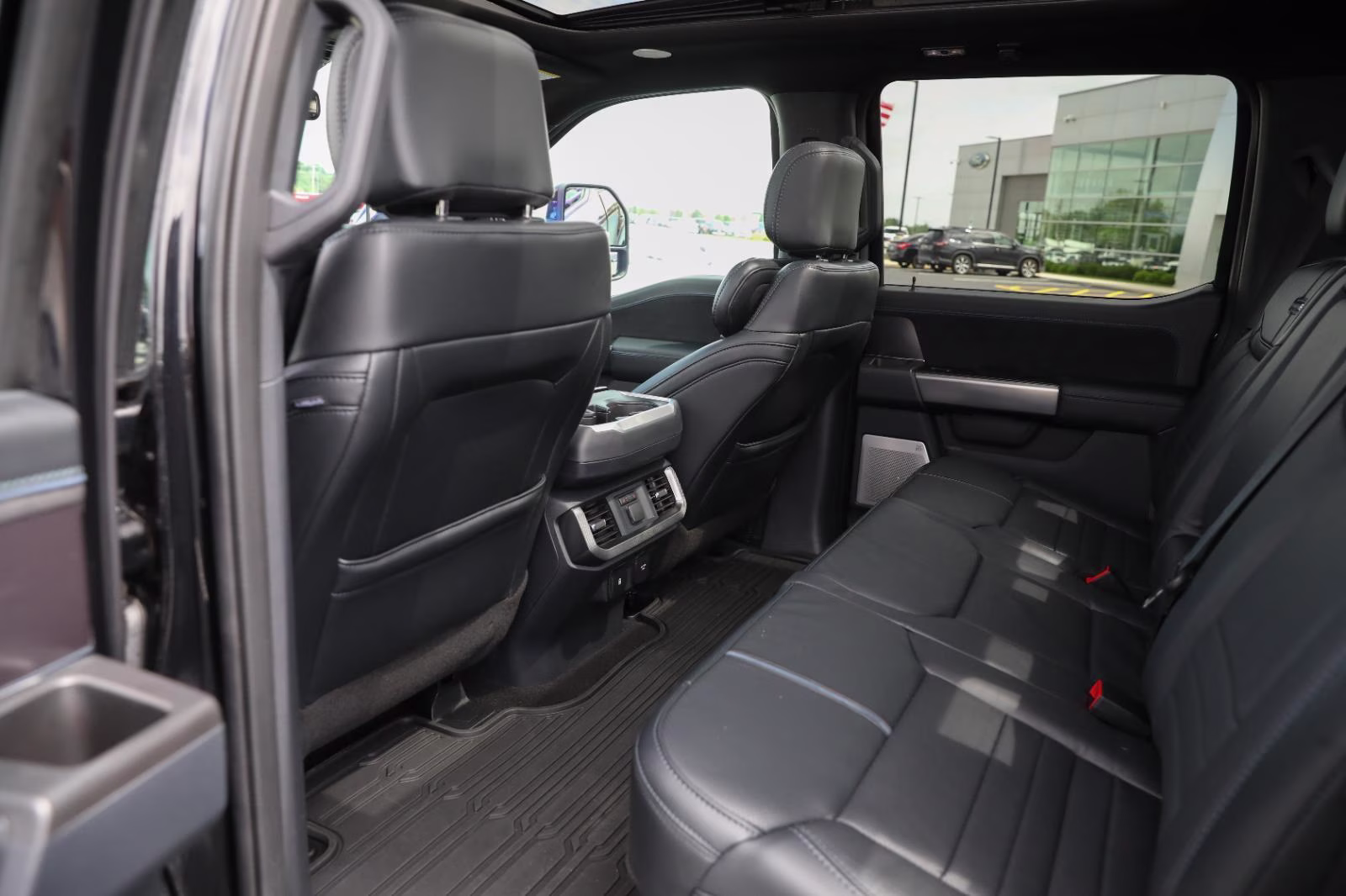 2024 Agate Black Metallic Ford F-150 Platinum 4X4 Truck