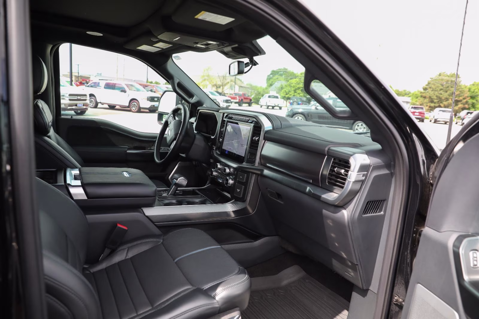 2024 Agate Black Metallic Ford F-150 Platinum 4X4 Truck