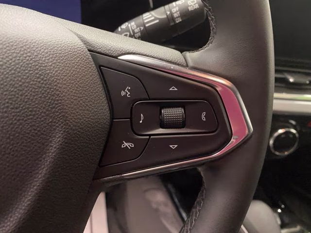 2024 Summit White Chevrolet Trax LT FWD SUV