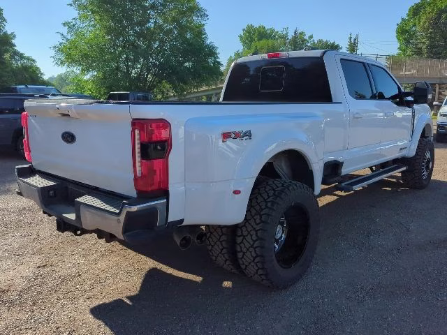2024 White Ford Super Duty F-450 DRW Lariat 4X4 Truck