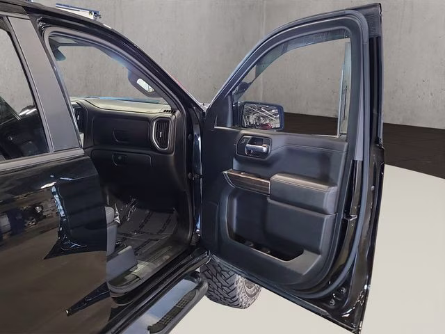 2020 Black Chevrolet Silverado 1500 LT 4X4 Truck