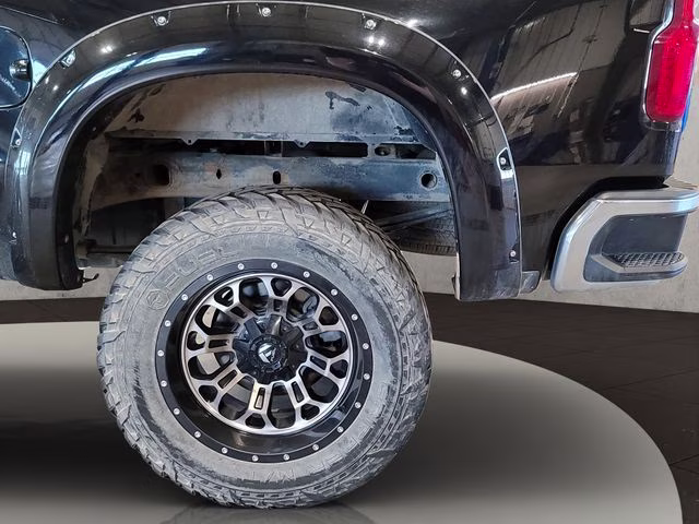2020 Black Chevrolet Silverado 1500 LT 4X4 Truck