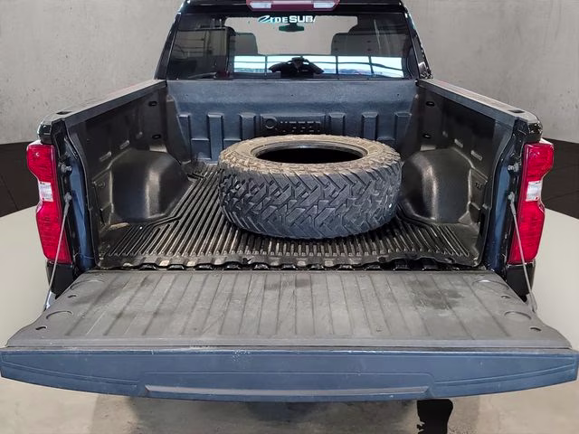 2020 Black Chevrolet Silverado 1500 LT 4X4 Truck