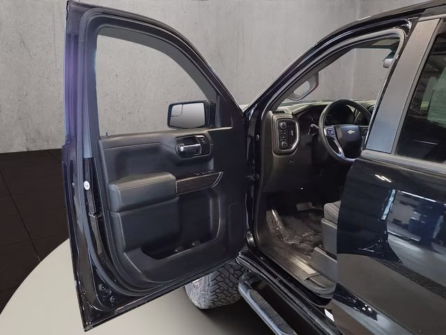 2020 Black Chevrolet Silverado 1500 LT 4X4 Truck