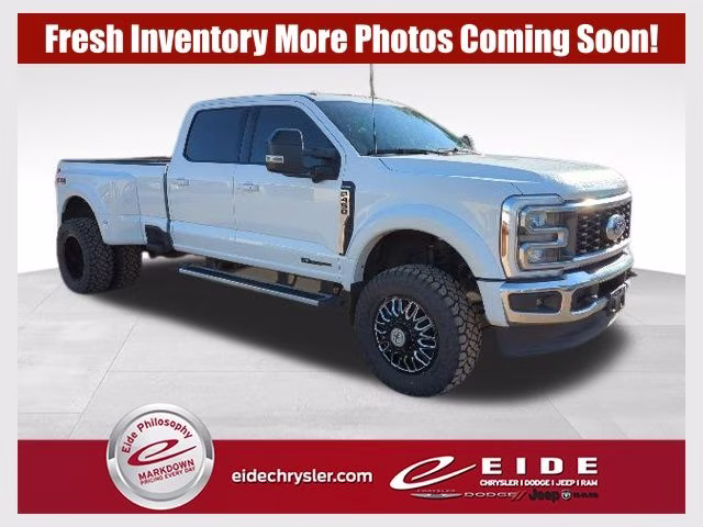 2024 White Ford Super Duty F-450 DRW Lariat 4X4 Truck