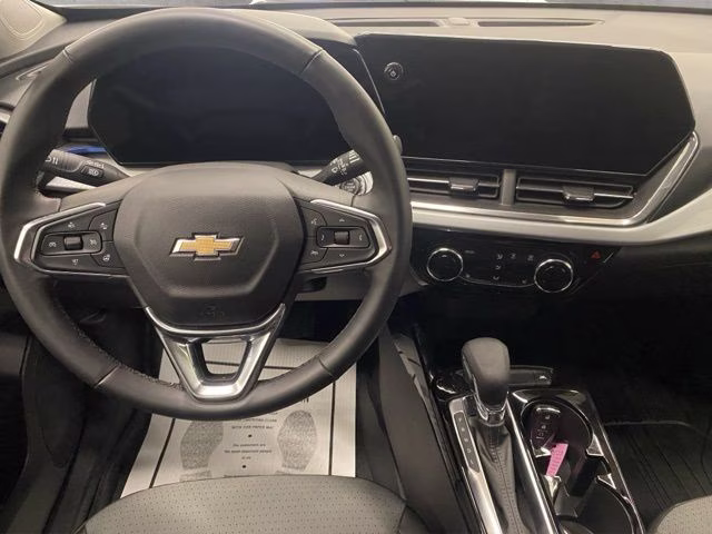 2024 Summit White Chevrolet Trax LT FWD SUV