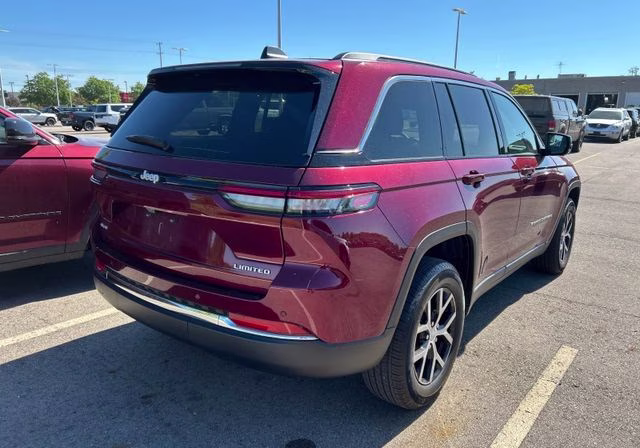 2024 Velvet Red Pearlcoat Jeep Grand Cherokee Limited 4X4 SUV