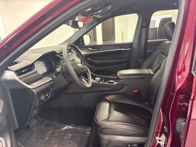 2024 Velvet Red Pearlcoat Jeep Grand Cherokee Limited 4X4 SUV