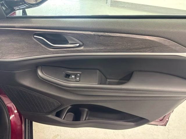 2024 Velvet Red Pearlcoat Jeep Grand Cherokee Limited 4X4 SUV