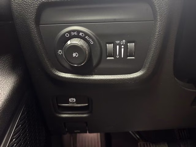 2024 Velvet Red Pearlcoat Jeep Grand Cherokee Limited 4X4 SUV