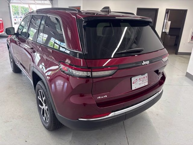 2024 Velvet Red Pearlcoat Jeep Grand Cherokee Limited 4X4 SUV