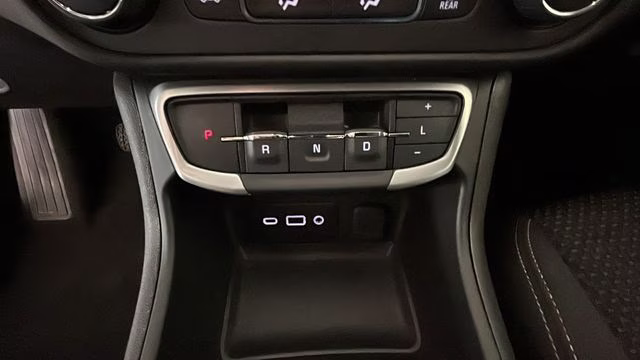 2024 Summit White GMC Terrain SLE FWD SUV