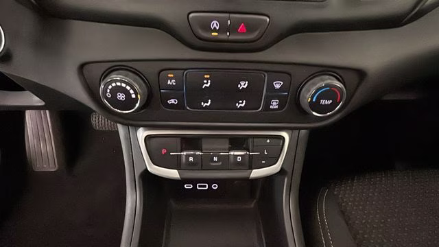 2024 Summit White GMC Terrain SLE FWD SUV