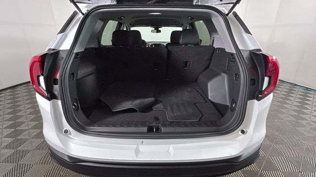 2024 Summit White GMC Terrain SLE FWD SUV