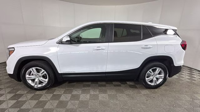 2024 Summit White GMC Terrain SLE FWD SUV
