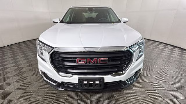 2024 Summit White GMC Terrain SLE FWD SUV