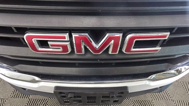 2024 Summit White GMC Terrain SLE FWD SUV