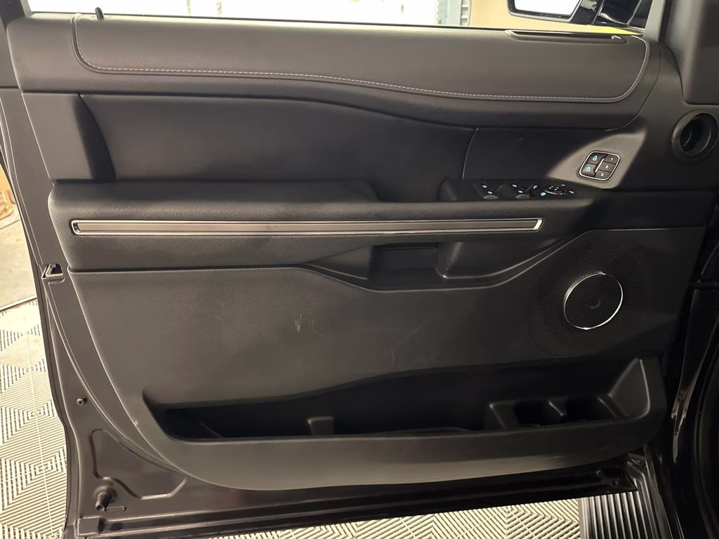 2024 Gray Metallic Ford Expedition Max XLT RWD SUV