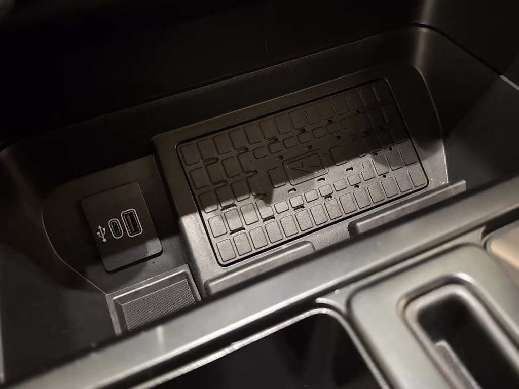 2025 White Metallic Ford F-150 XLT 4X4 Truck