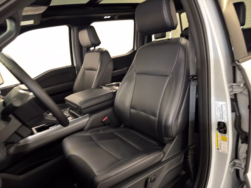 2025 White Metallic Ford F-150 XLT 4X4 Truck