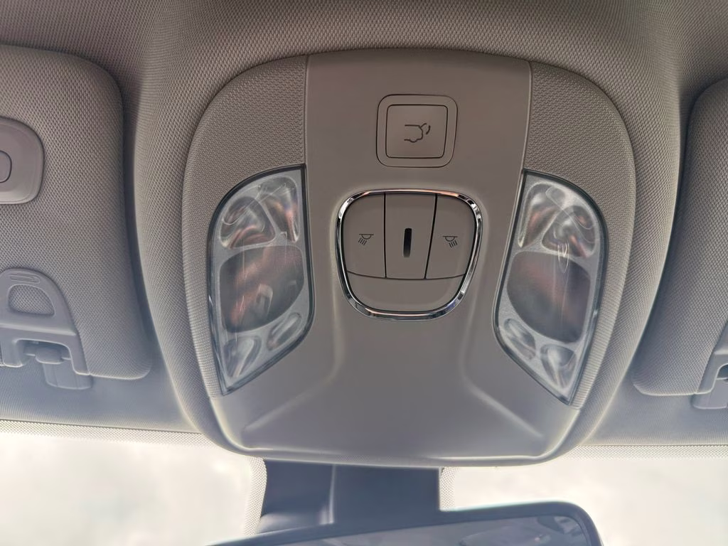 2022 Bright White Clearcoat Jeep Compass Latitude FWD SUV