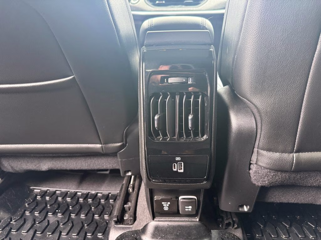 2022 Bright White Clearcoat Jeep Compass Latitude FWD SUV