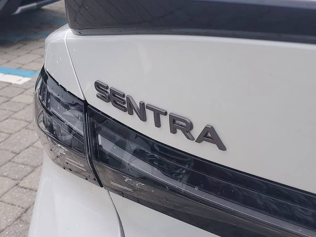 2026 Aspen White/Super Black Nissan Sentra SR FWD Sedan
